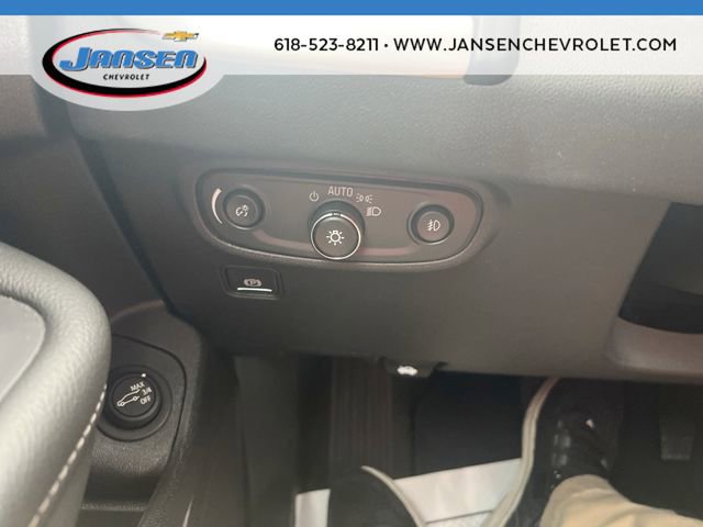 Used 2024 GMC Terrain SLT image 17