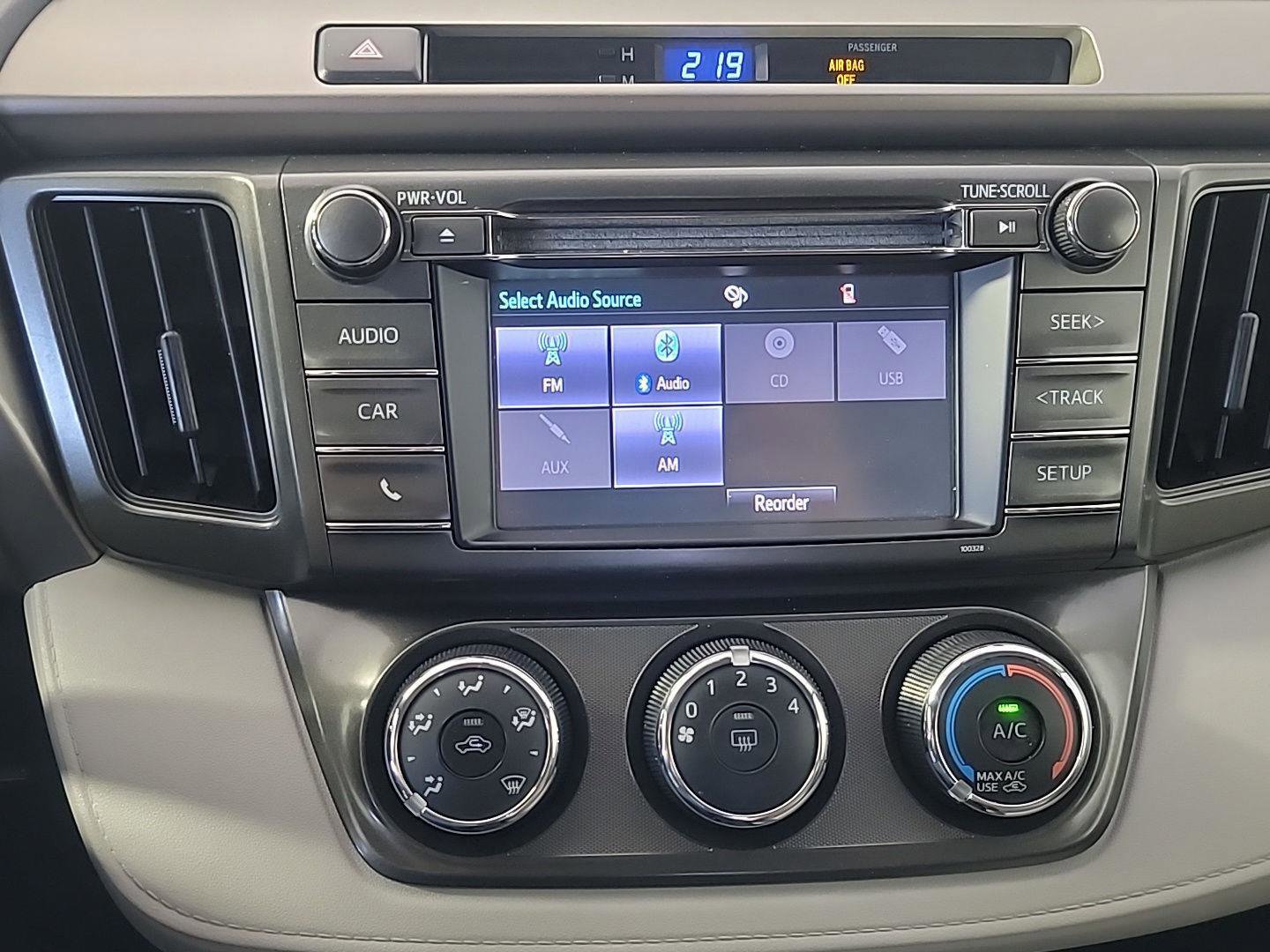 Used 2015 Toyota RAV4 LE image 28