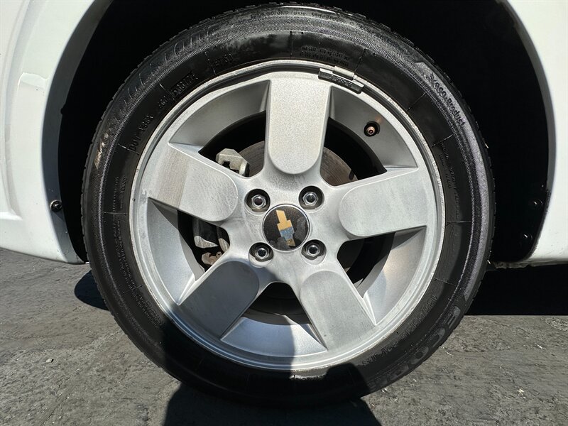 Used 2008 Chevrolet Aveo LT FWD image 9