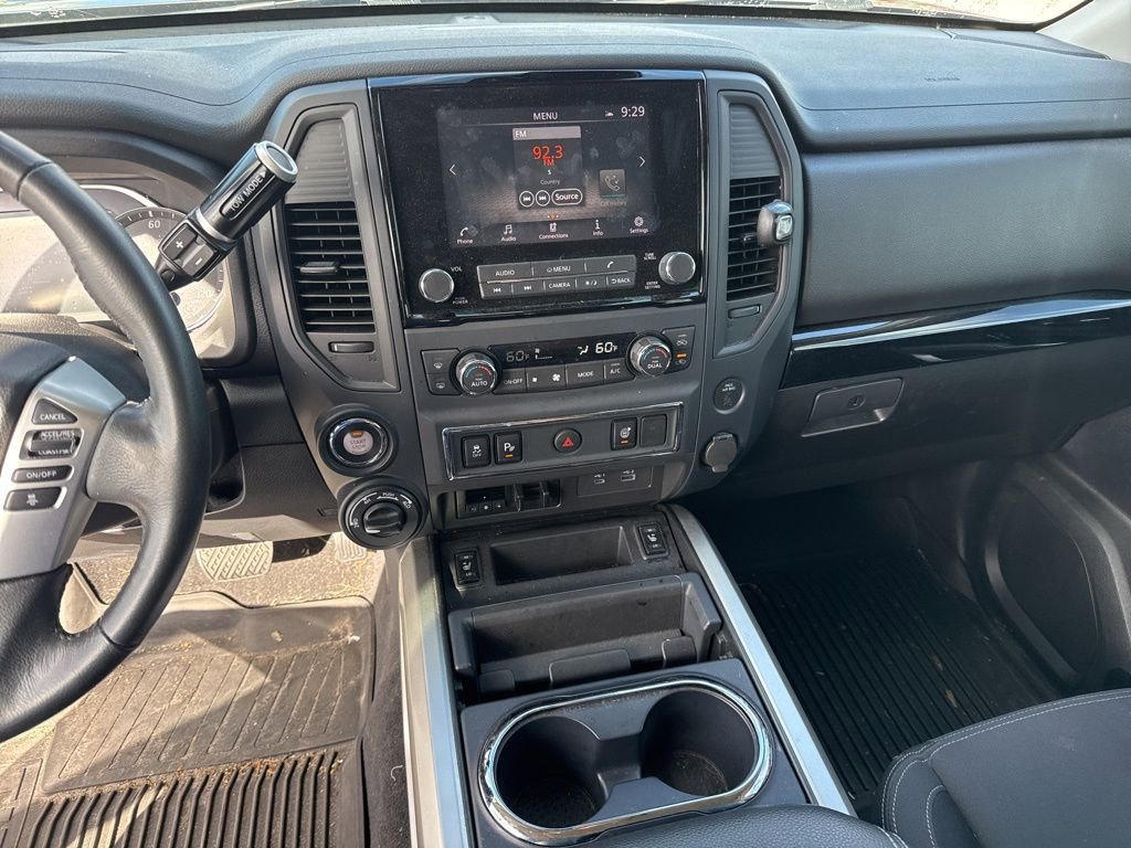 Used 2024 Nissan Titan SV w/ SV Convenience Package image 8