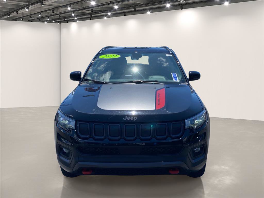 Used 2022 Jeep Compass Trailhawk w/ Trailhawk Convenience Group AWD/4WD image 2