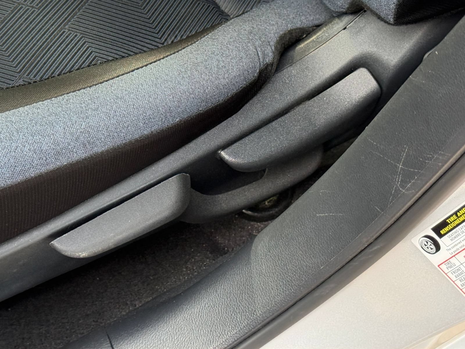Used 2025 Nissan Versa SV FWD image 18