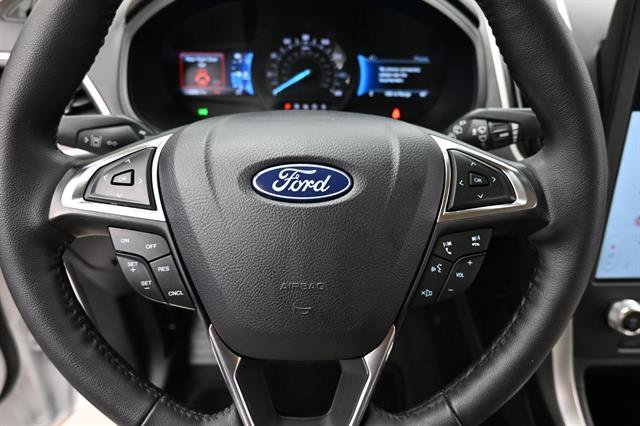 Certified 2024 Ford Edge SEL w/ Convenience Package AWD/4WD image 9