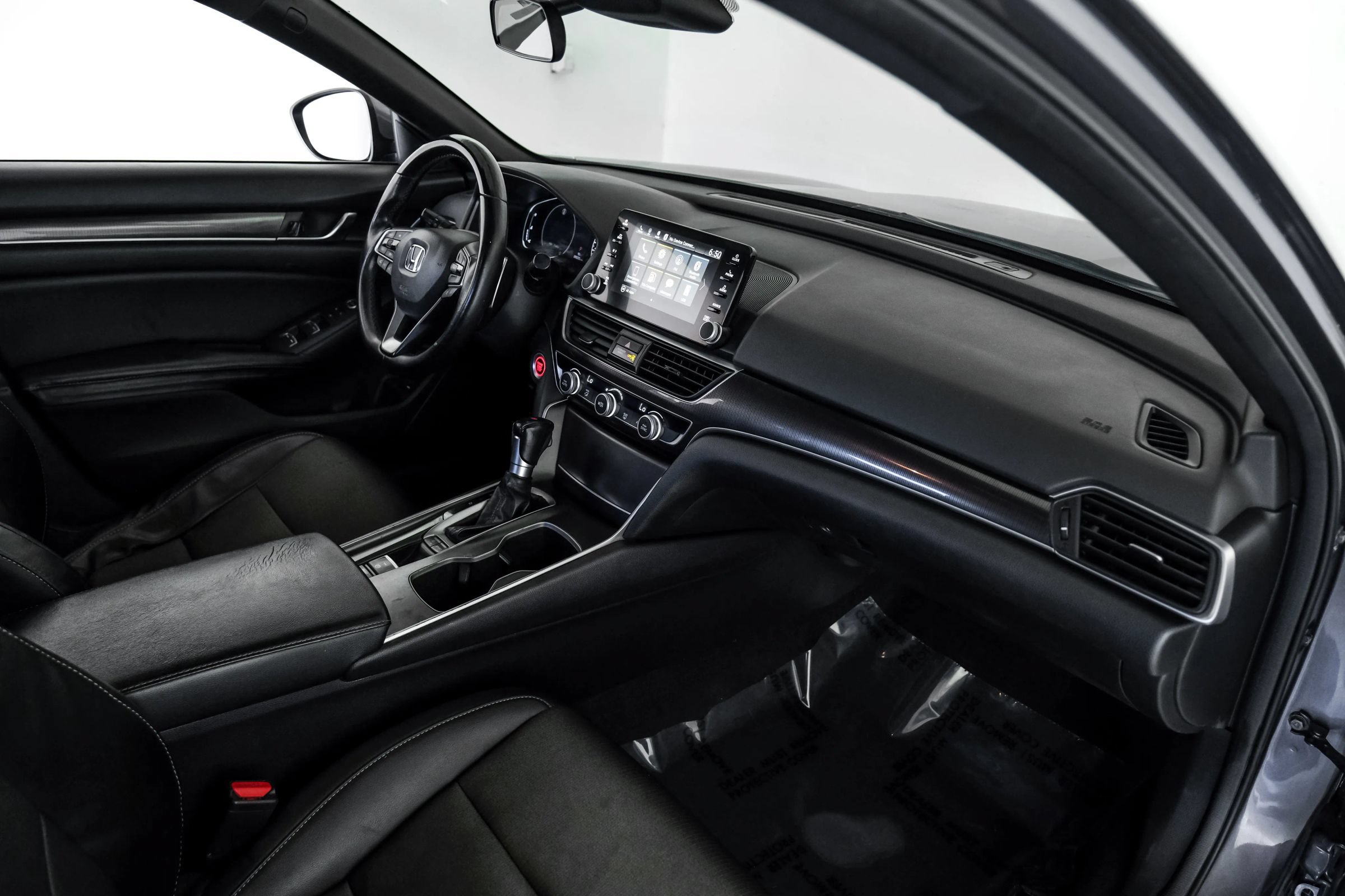 Used 2018 Honda Accord Sport image 11