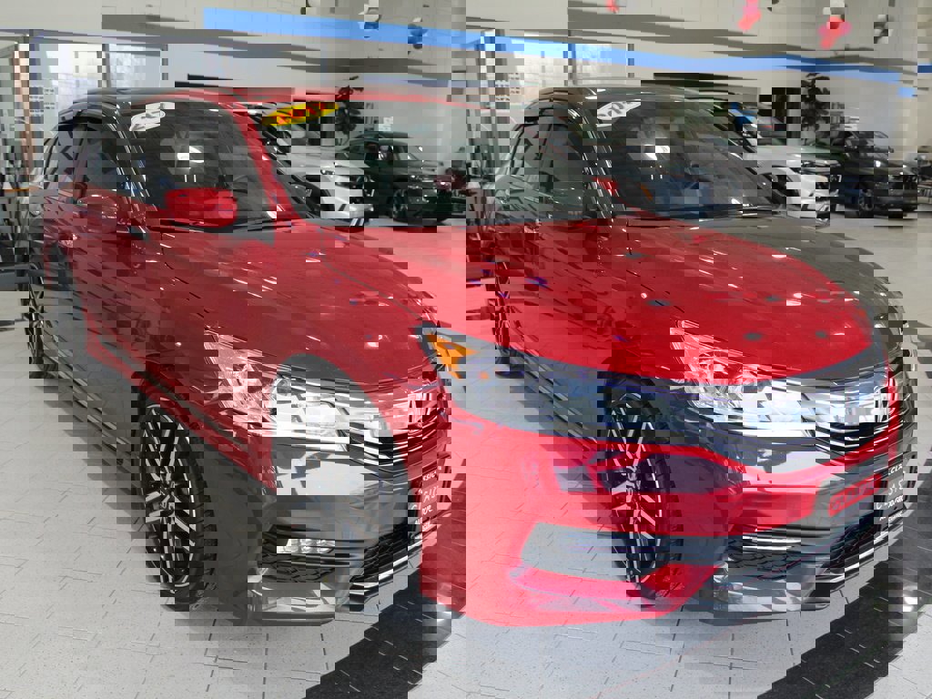 Used 2017 Honda Accord Sport image 3