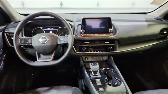 Certified 2025 Nissan Rogue SV image 21