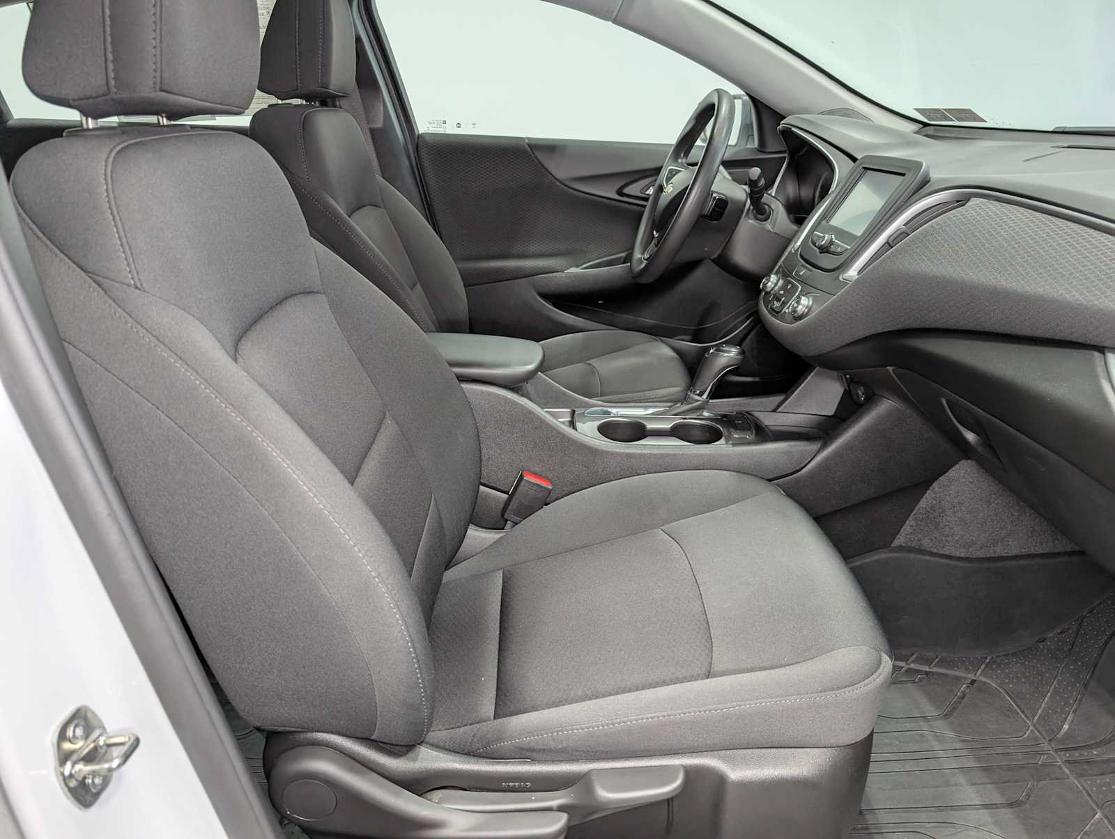 Used 2018 Chevrolet Malibu LS FWD image 37