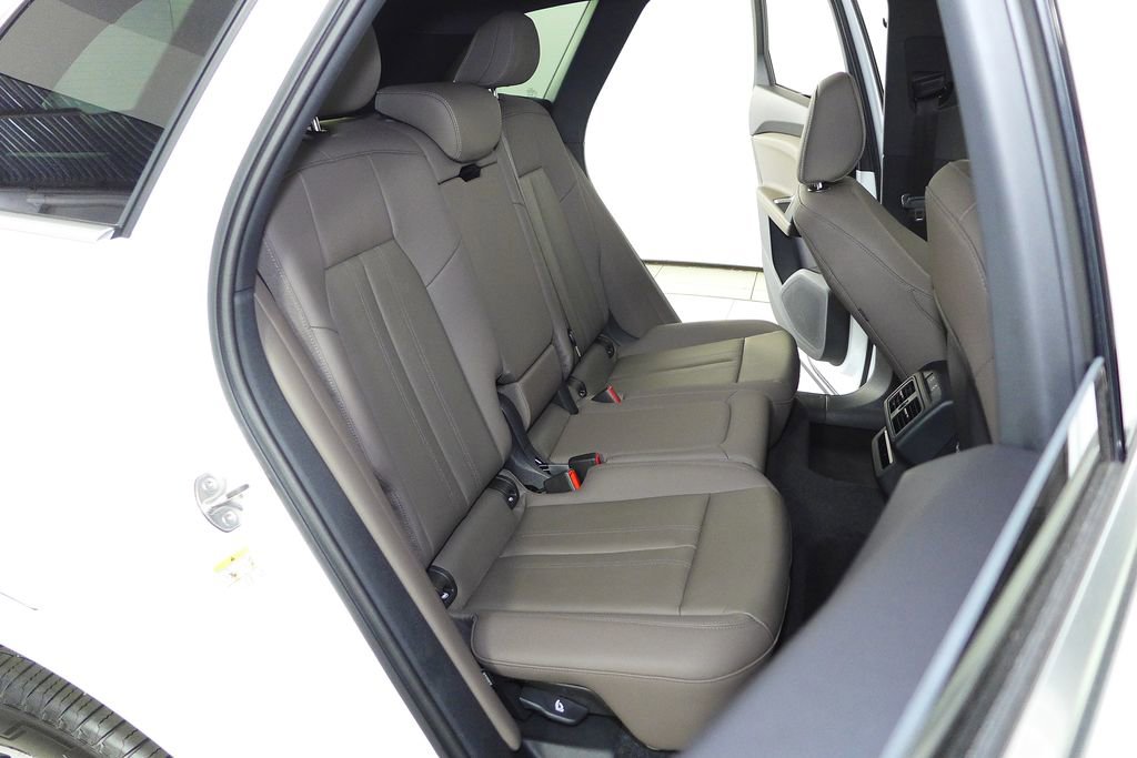 Used 2025 Audi Q5 Premium w/ Convenience Package image 20