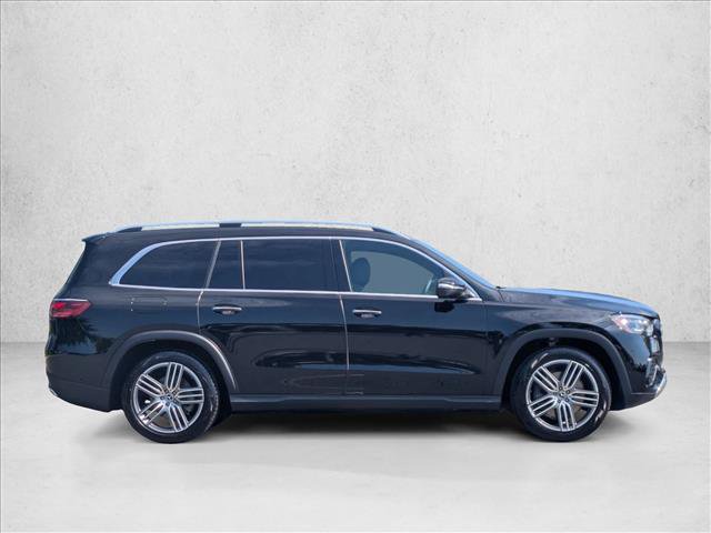 Used 2025 Mercedes-Benz GLS 450 4MATIC image 4