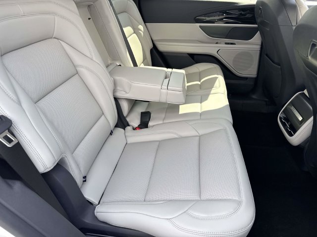 New 2026 Lincoln Nautilus Premier AWD/4WD image 10