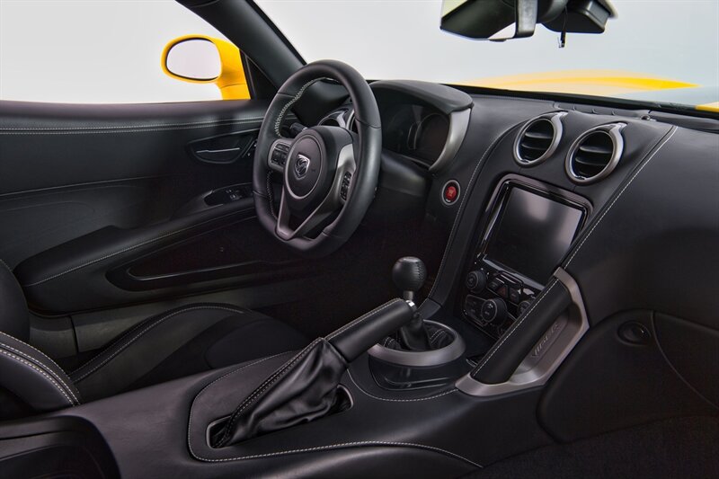 Used 2013 SRT Viper GTS w/ Track Pkg RWD image 35