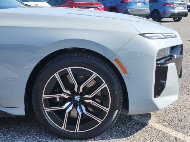 Used 2026 BMW 740i xDrive AWD/4WD image 6