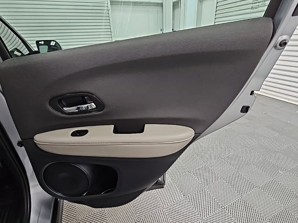 Used 2020 Honda HR-V LX image 31