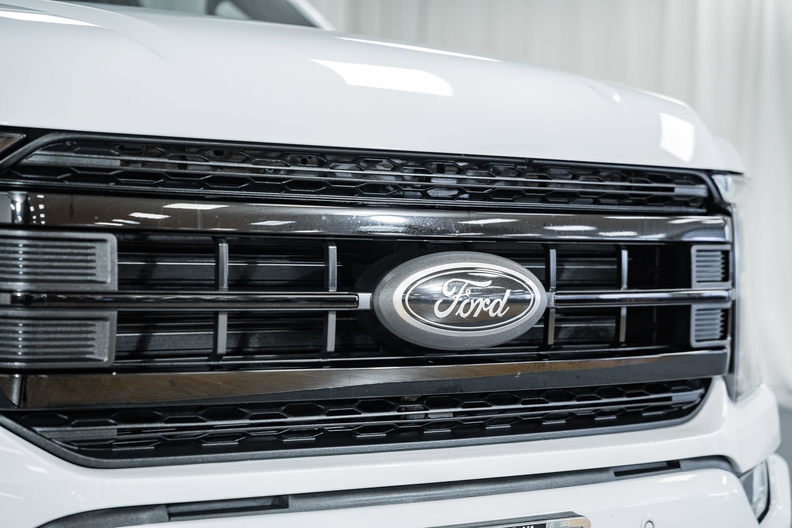 Used 2023 Ford F150 Lariat w/ Equipment Group 502A High image 11