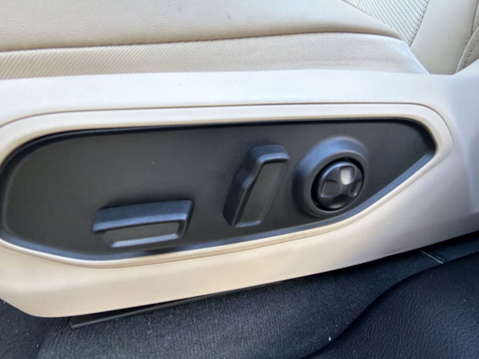 New 2025 Jeep Grand Cherokee Limited w/ Luxury Tech Group II image 14