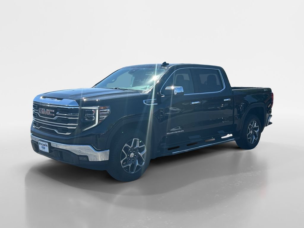 Used 2024 GMC Sierra 1500 SLT w/ SLT Premium Plus Package AWD/4WD image 11