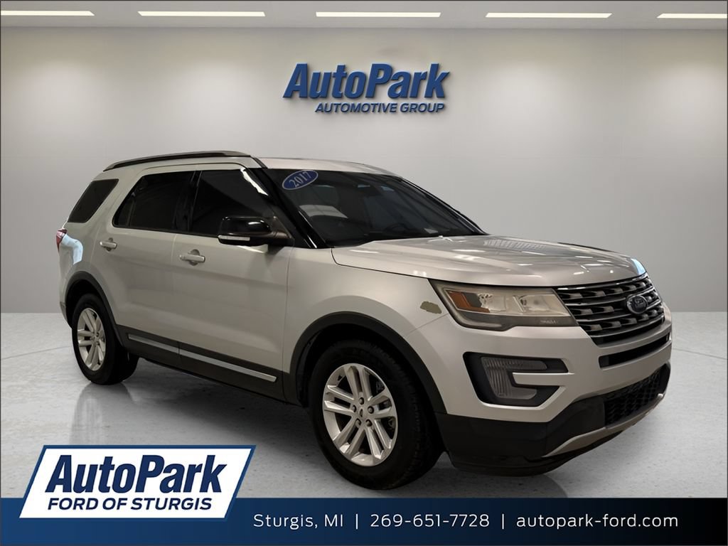 Used 2017 Ford Explorer XLT FWD image 1