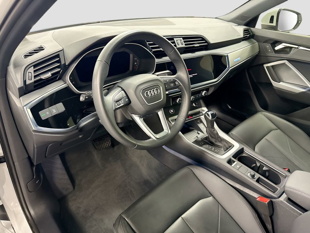 Certified 2024 Audi Q3 2.0T Premium Plus image 9