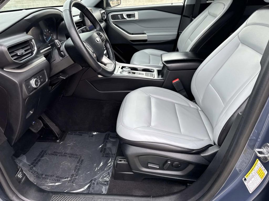 Used 2021 Ford Explorer XLT w/ Equipment Group 202A image 19