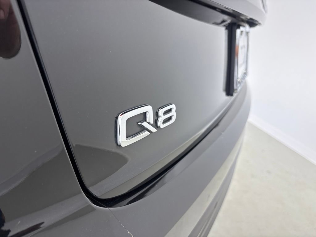 Used 2023 Audi Q8 Premium w/ Convenience Package AWD/4WD image 13