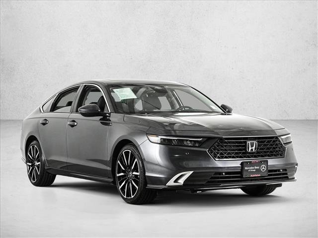 Used 2023 Honda Accord Touring video 3