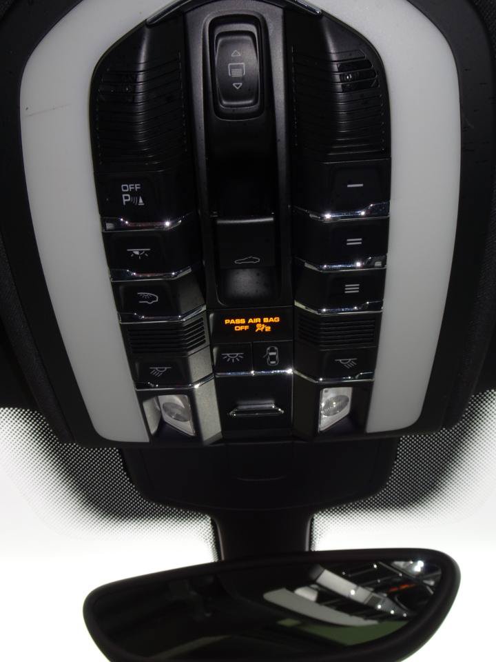 Used 2016 Porsche Cayenne AWD/4WD image 18