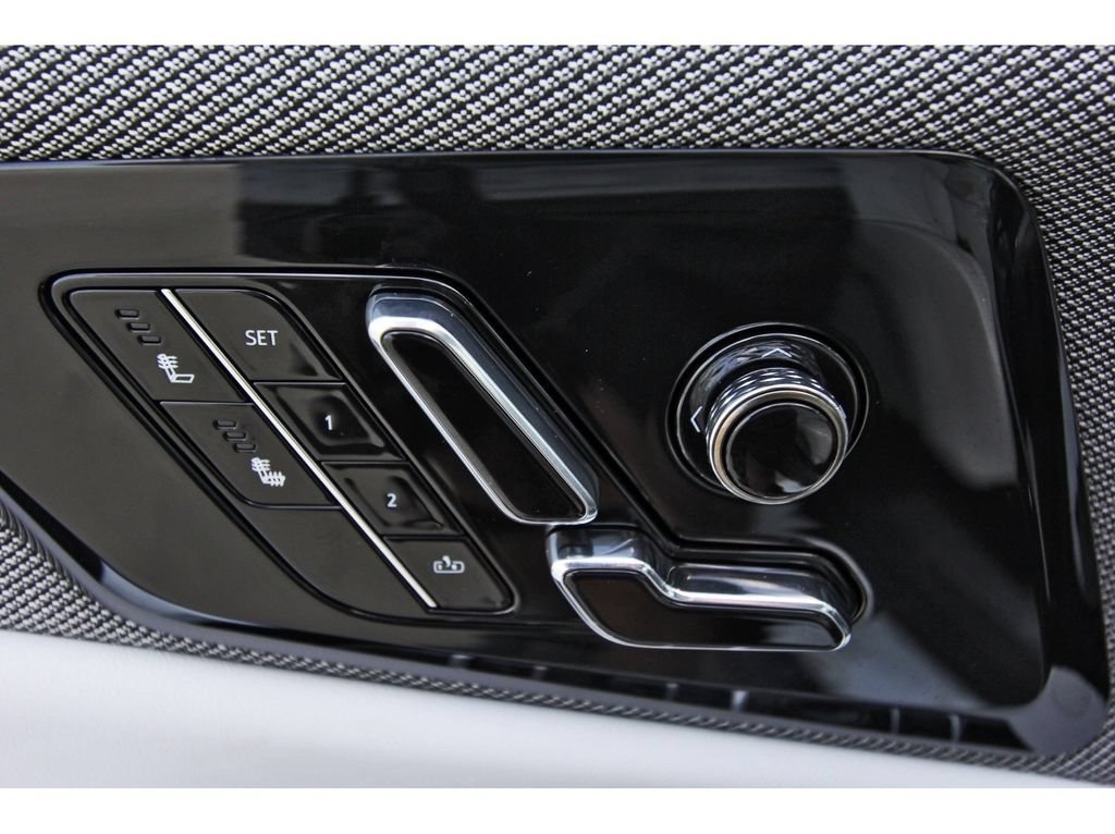 New 2027 Cadillac Optiq Luxury AWD/4WD image 22