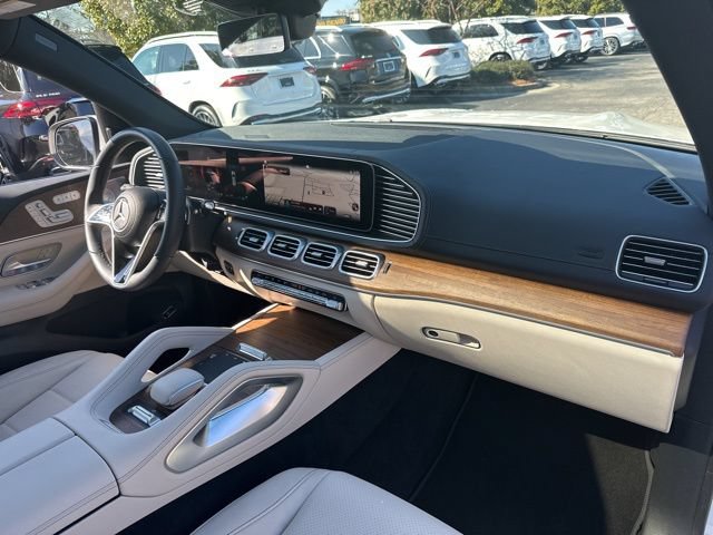 Used 2025 Mercedes-Benz GLS 450 4MATIC image 39