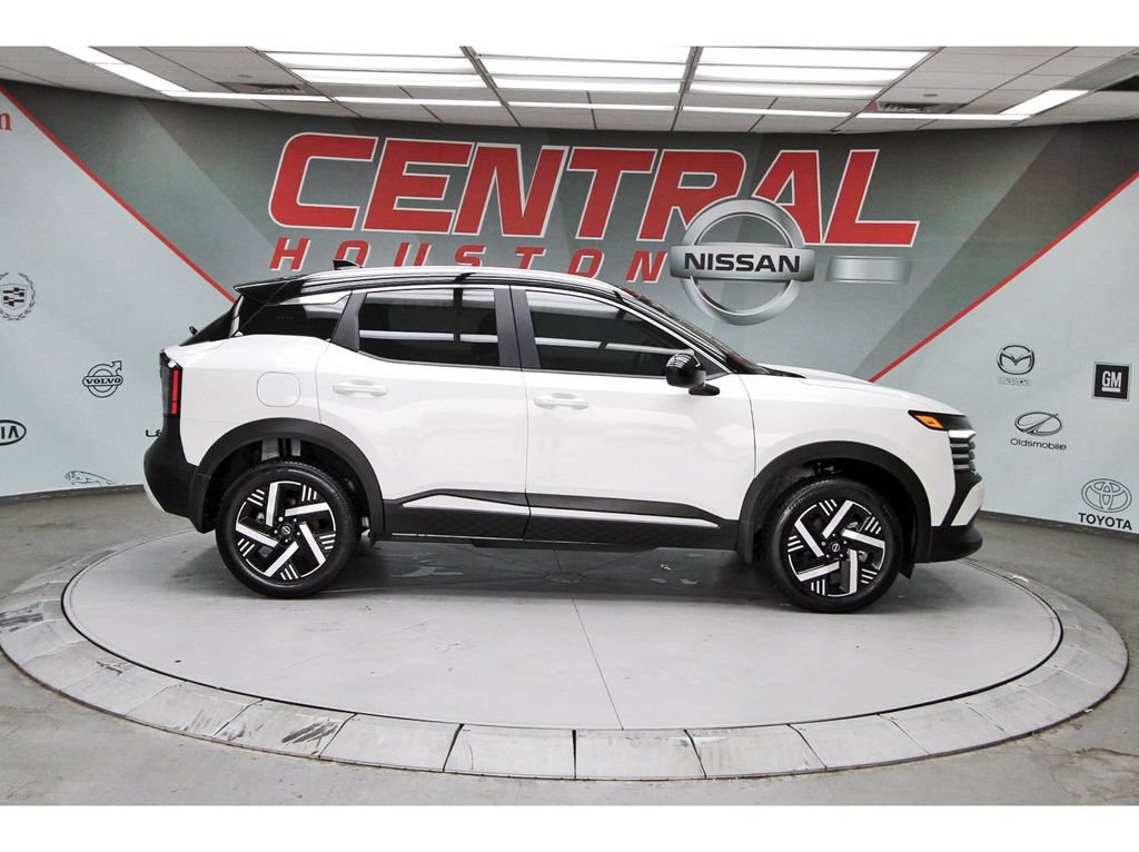 Used 2026 Nissan Kicks SV FWD image 6