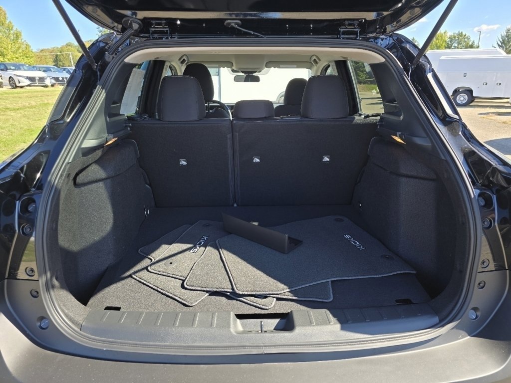 New 2026 Nissan Kicks SV w/ Cold Weather Package image 10