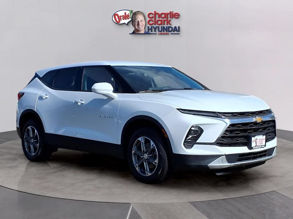 Used 2024 Chevrolet Blazer LT FWD image 7
