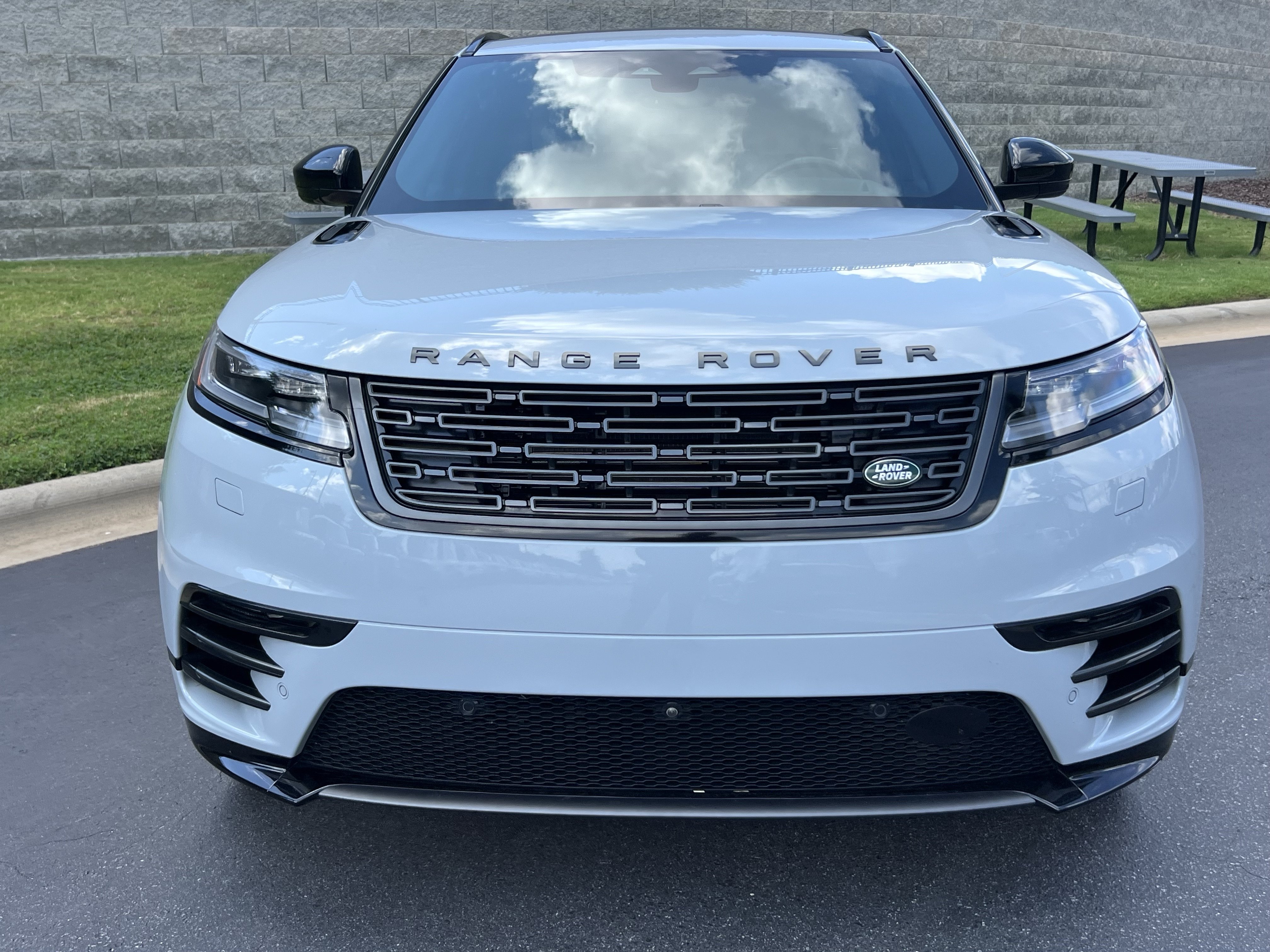 Certified 2026 Land Rover Range Rover Velar Dynamic SE AWD/4WD image 10