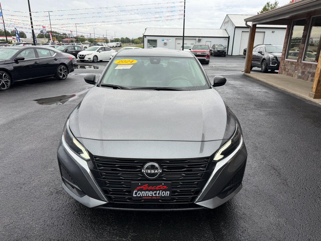 Used 2024 Nissan Altima 2.5 SV image 9