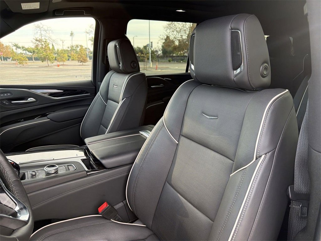 Certified 2023 Cadillac Escalade ESV Sport w/ LPO, ONYX Package image 26