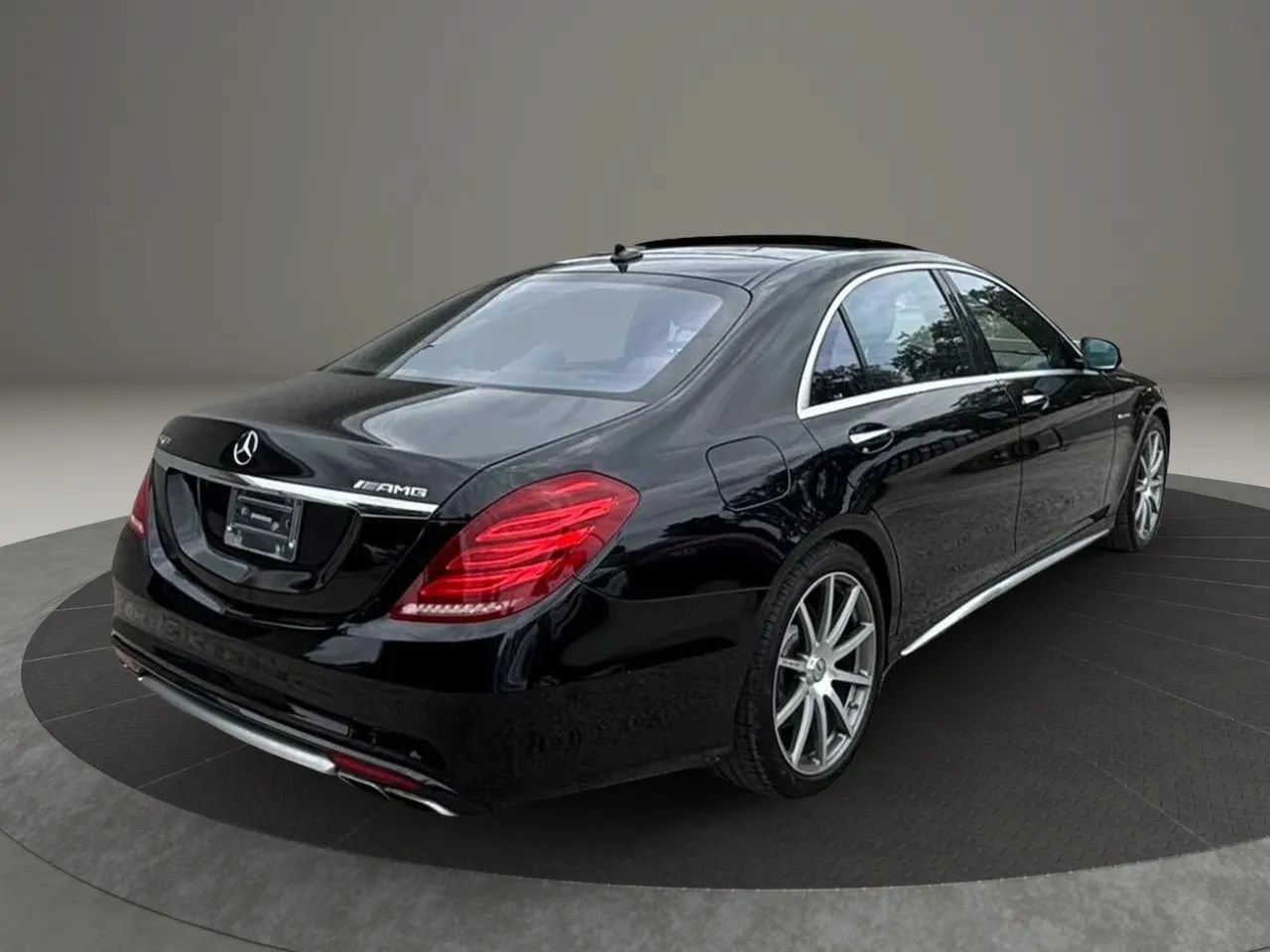 Used 2014 Mercedes-Benz S 63 AMG 4MATIC Sedan image 5