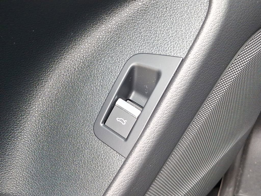 Certified 2023 Audi Q8 Premium image 27