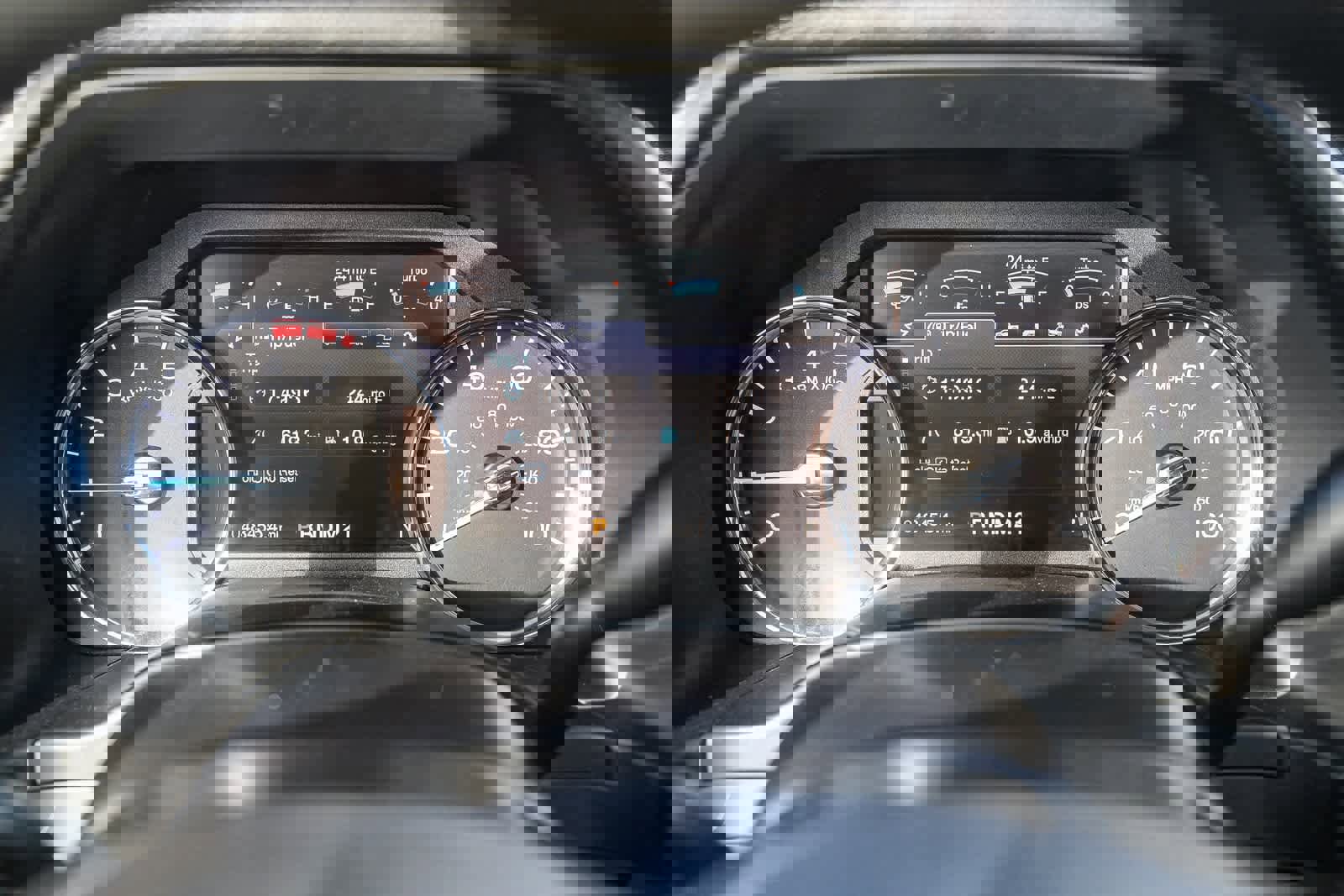 Used 2019 Ford F350 Platinum w/ Platinum Ultimate Package image 18