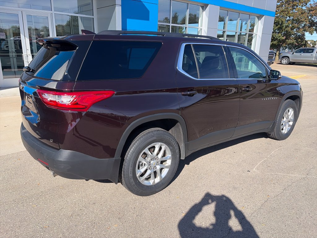 Used 2020 Chevrolet Traverse LT w/ Driver Confidence II Package AWD/4WD image 3