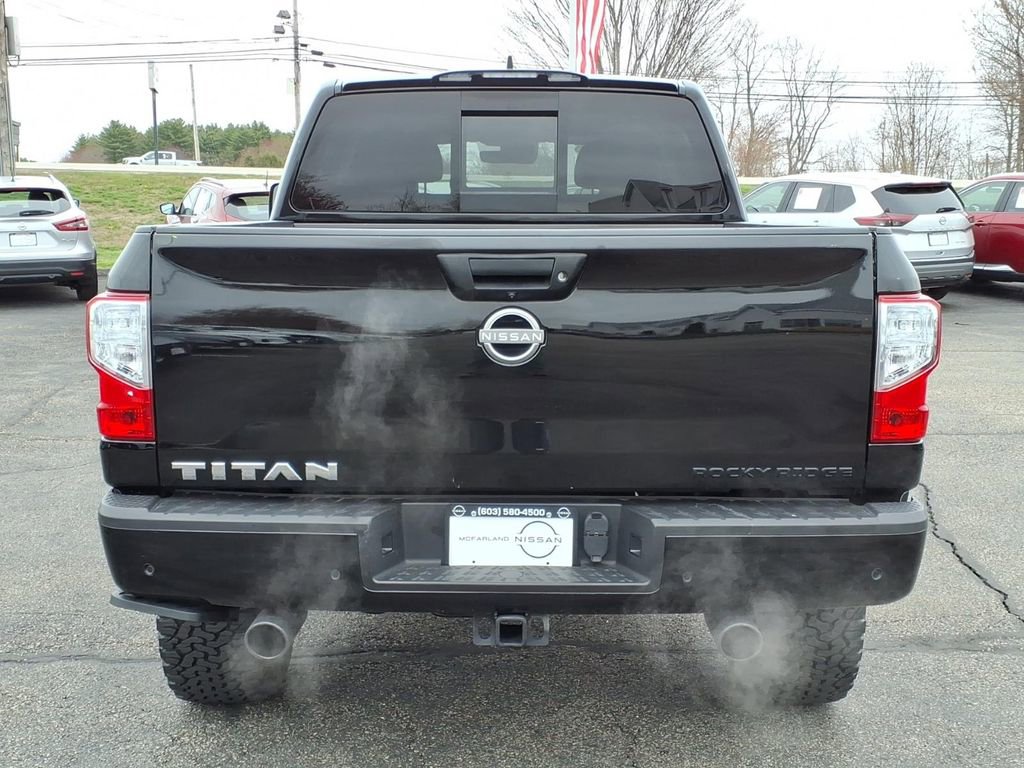 Used 2023 Nissan Titan SV w/ SV Convenience Package AWD/4WD image 4