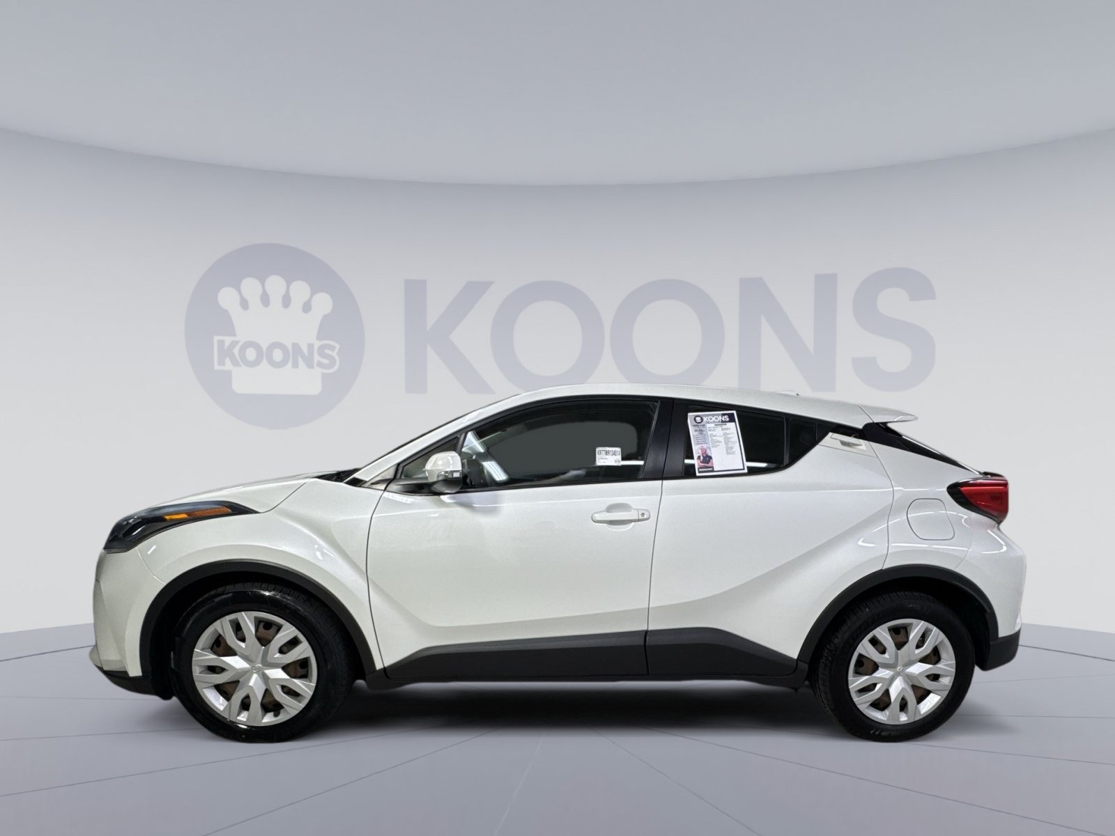 Used 2021 Toyota C-HR LE FWD image 17