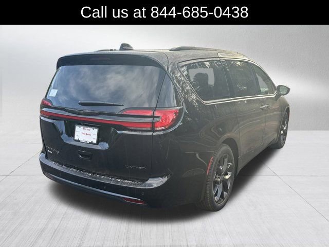 New 2026 Chrysler Pacifica Limited w/ S Appearance Package image 5