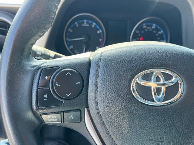 Used 2017 Toyota RAV4 XLE w/ All Weather Liner Package AWD/4WD image 20