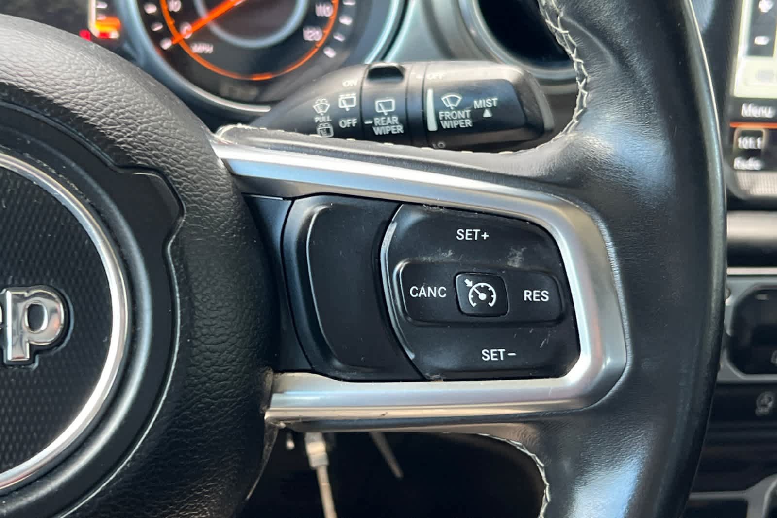 Used 2018 Jeep Wrangler Unlimited Sahara w/ Uconnect 4C Nav & Sound Group AWD/4WD image 28