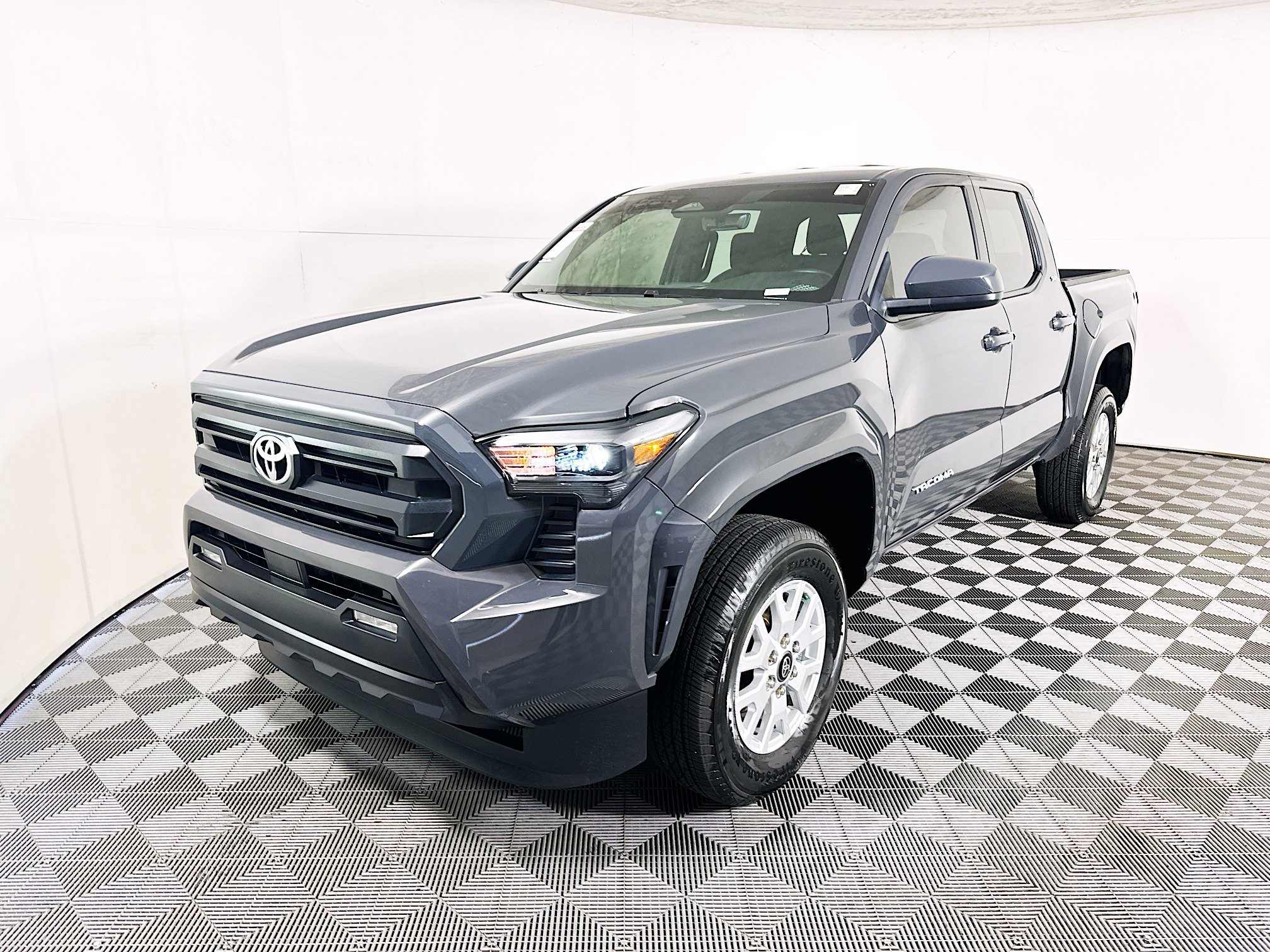 Used 2024 Toyota Tacoma SR5 RWD image 7