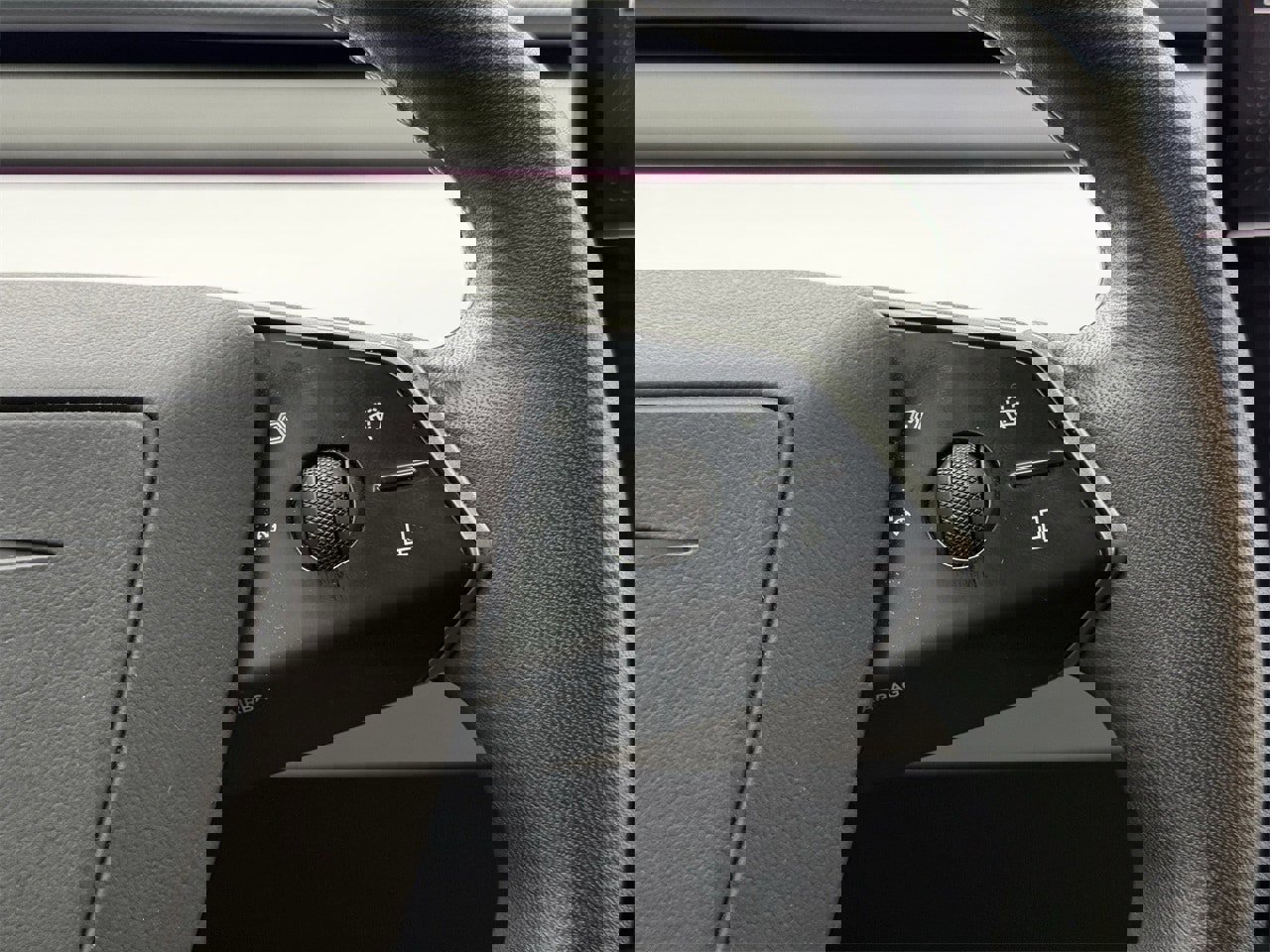 Used 2024 Tesla Cybertruck AWD Crew Cab image 15