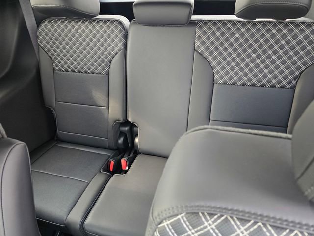 New 2026 GMC Acadia Denali w/ Super Cruise Package image 9