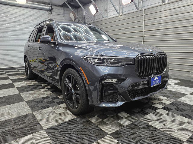 Used 2022 BMW X7 xDrive40i w/ M Sport Package AWD/4WD image 4