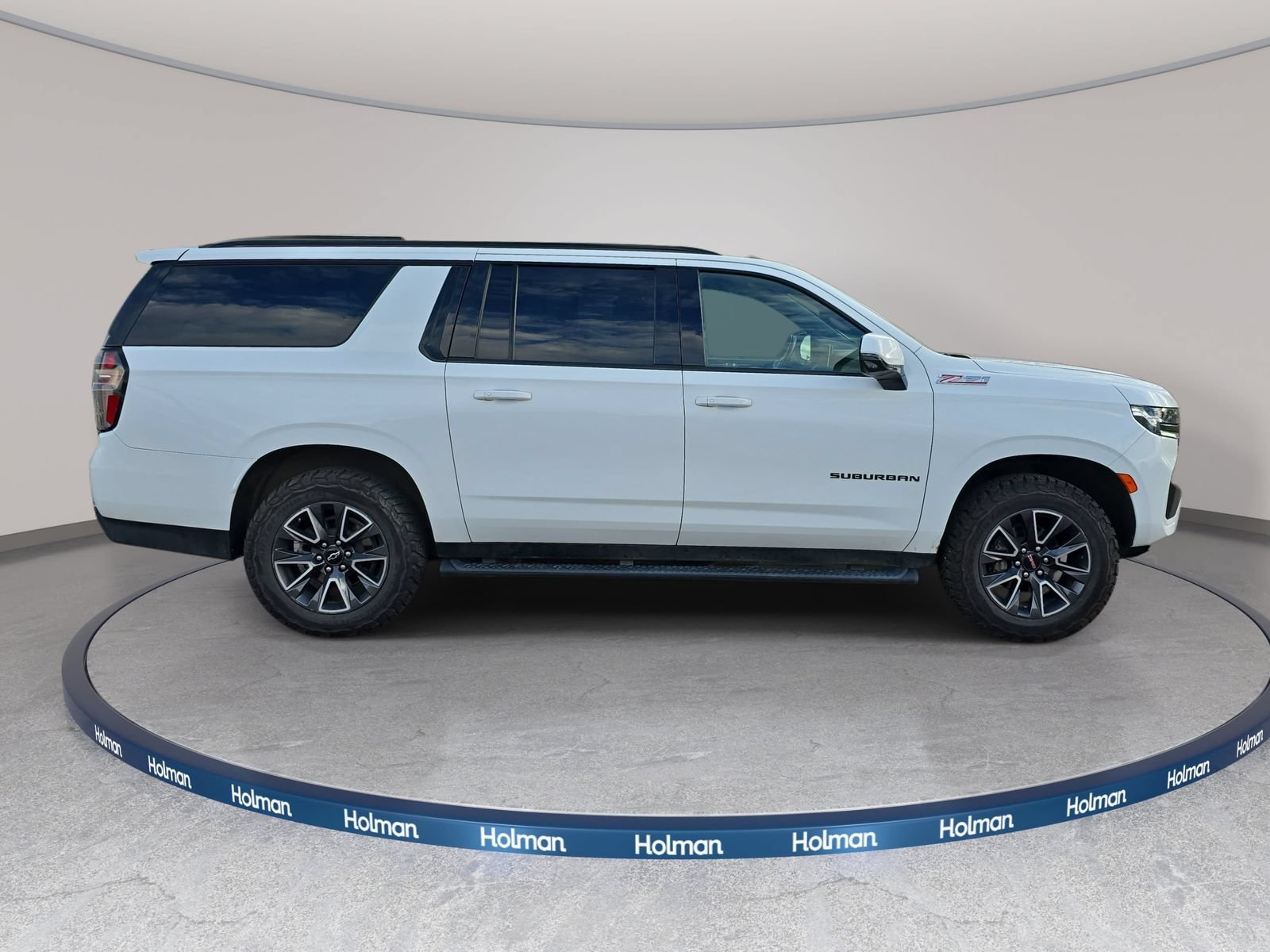 Used 2021 Chevrolet Suburban Z71 w/ Luxury Package AWD/4WD image 5