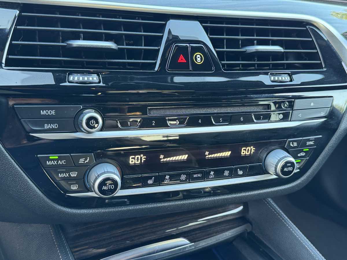 Used 2018 BMW 530e w/ Premium Package 2 image 34