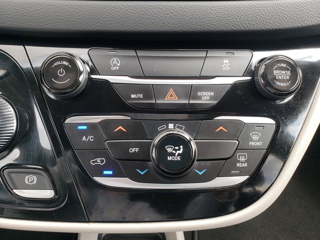 Certified 2023 Chrysler Voyager LX FWD image 19